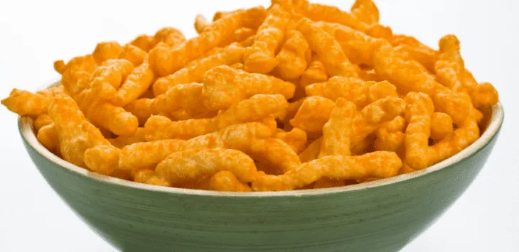 Pouvez-vous nourrir votre chien avec des Cheetos